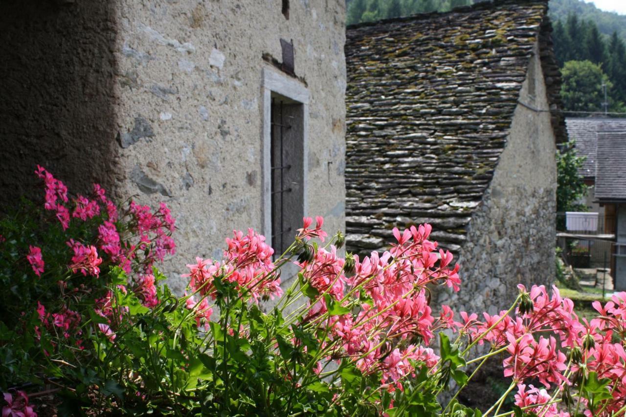 B&B Casa Quaroni Anzino 外观 照片